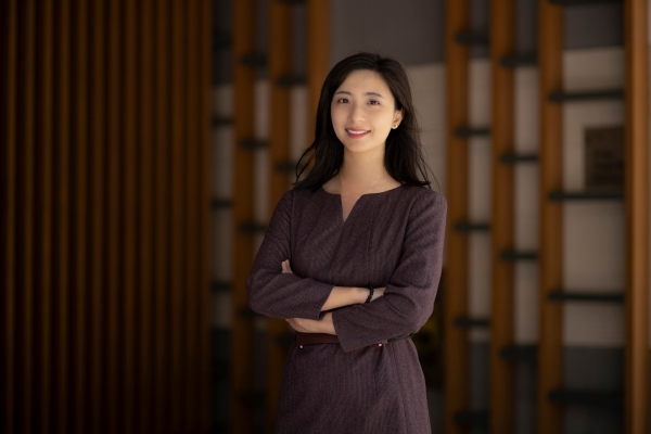 SMU Associate Professor Gao Yini