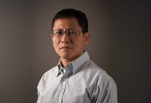 SMU Associate Professor Hu Nan