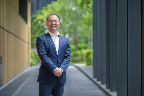 SMU Associate Professor Liang Xu