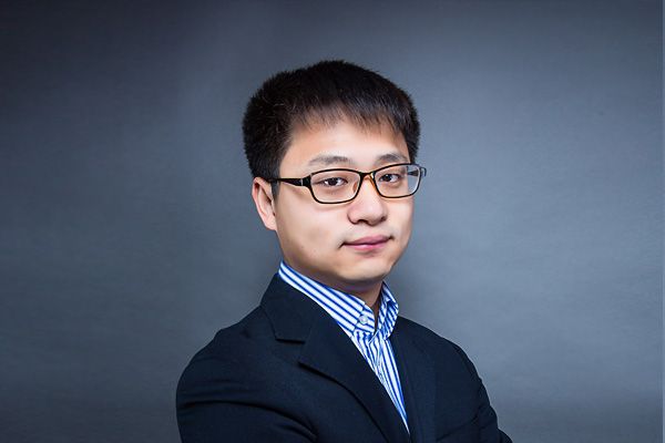 SMU Associate Professor Wang Hai