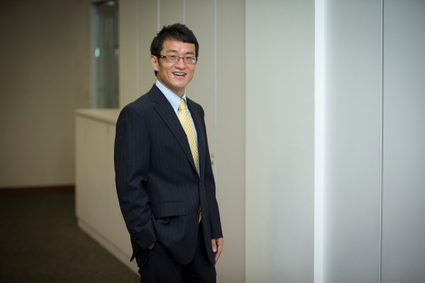 SMU Professor Cheng Qiang